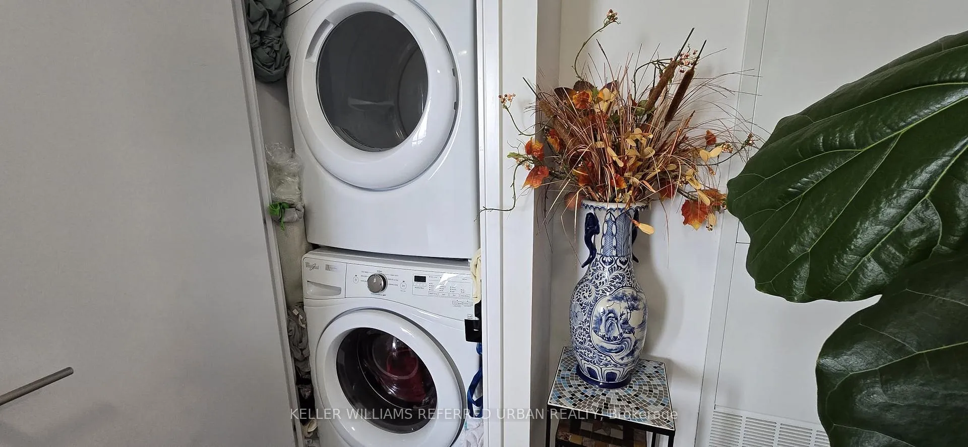 Photo 6 of Unit 2809 - Main room, 20 Thomas Riley Road, Etobicoke, Islington-City Centre West — HOMEH