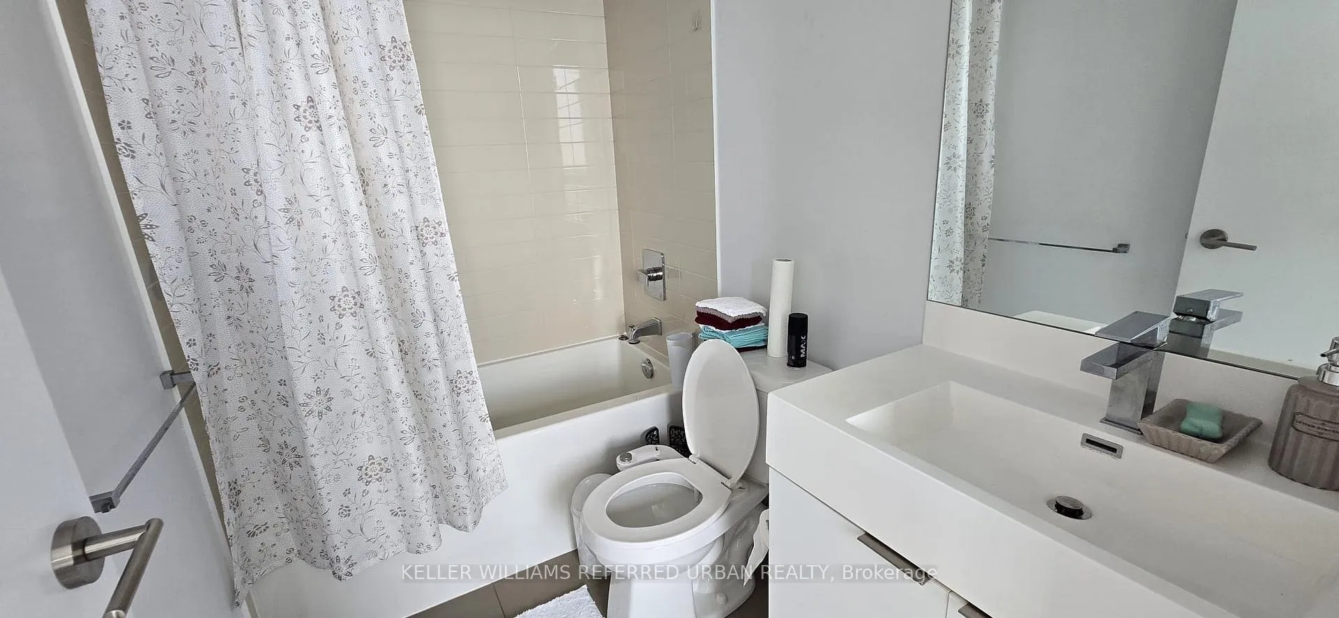 Photo 10 of Unit 2809 - Main room, 20 Thomas Riley Road, Etobicoke, Islington-City Centre West — HOMEH