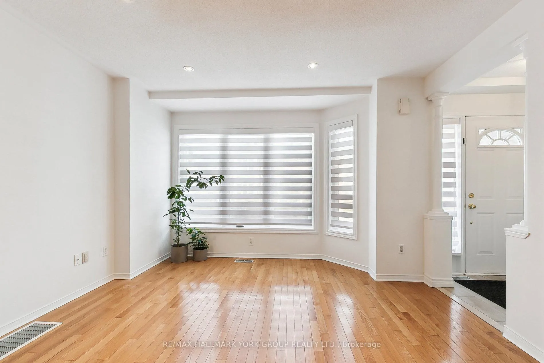 Photo 7 of Unit 177, 18 Clark Avenue W, Vaughan, Crestwood-Springfarm-Yorkhill — HOMEH