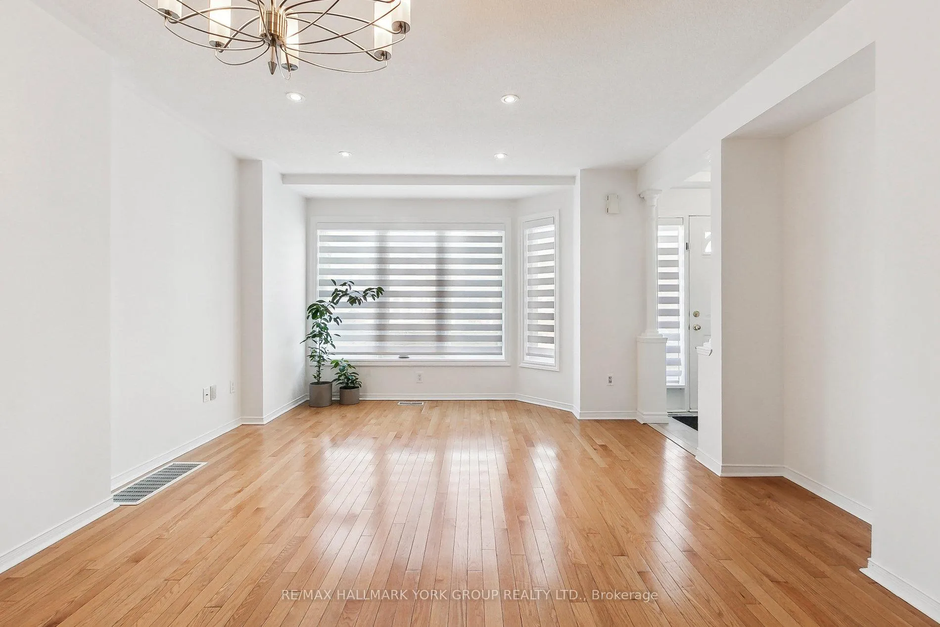 Photo 9 of Unit 177, 18 Clark Avenue W, Vaughan, Crestwood-Springfarm-Yorkhill — HOMEH