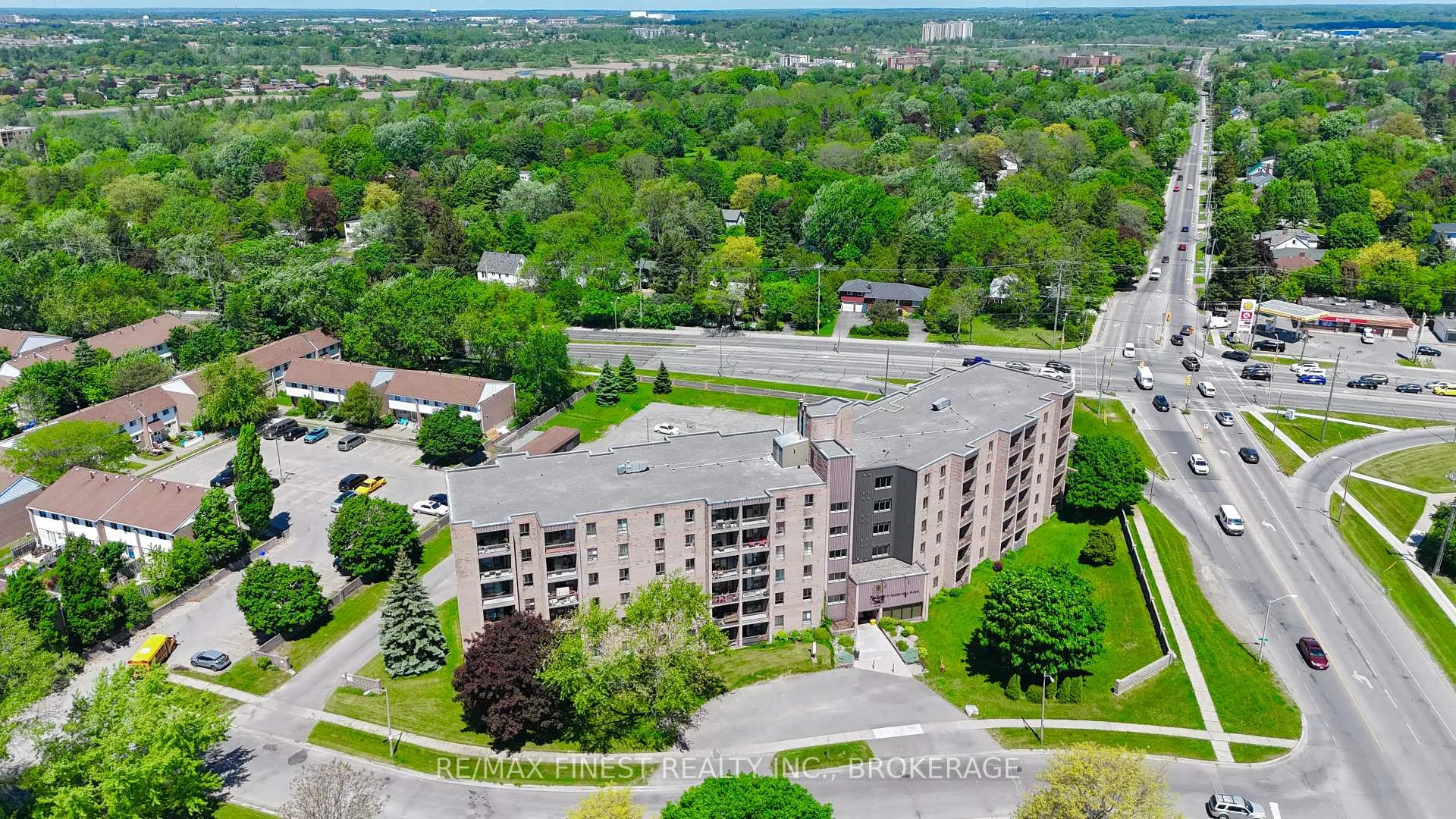 Photo of Unit 602, 17 Eldon Hall Place