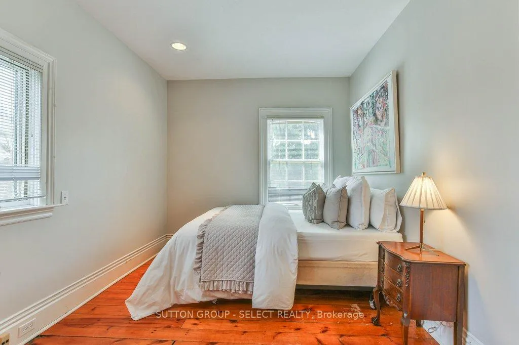 Photo 32 of 806 Waterloo Street, London, East B — HOMEH