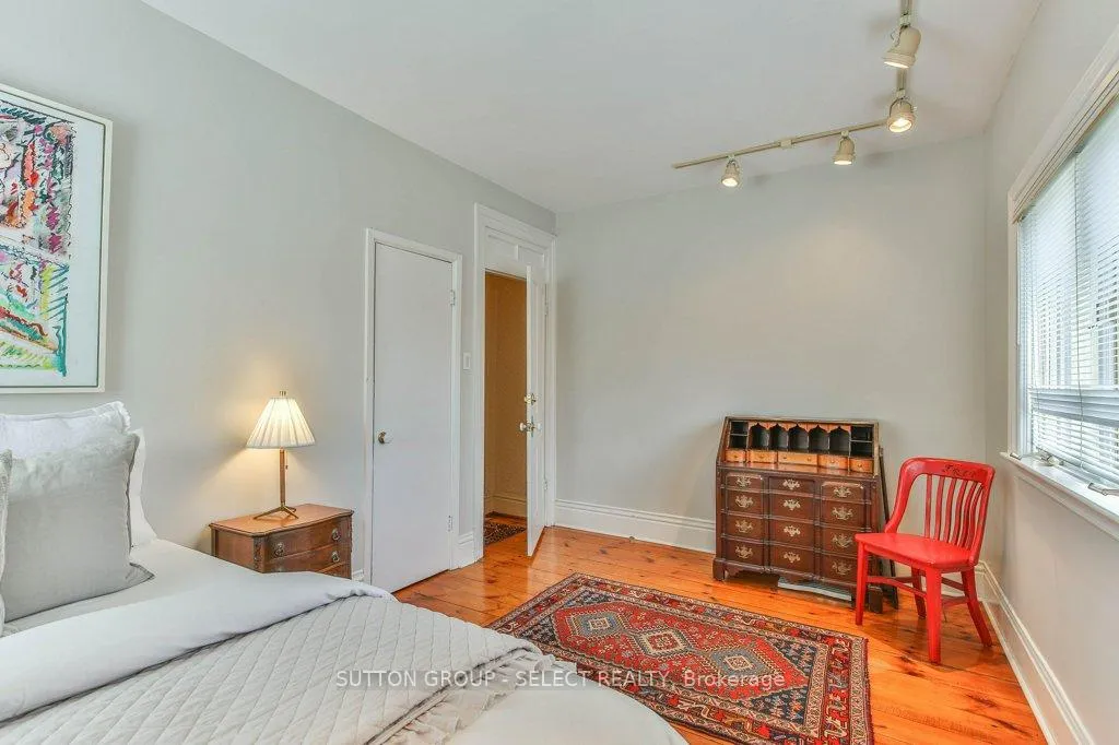 Photo 33 of 806 Waterloo Street, London, East B — HOMEH