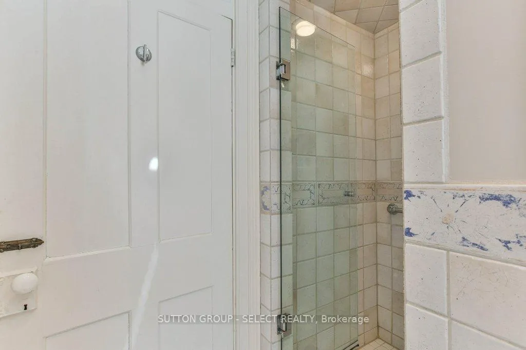 Photo 35 of 806 Waterloo Street, London, East B — HOMEH