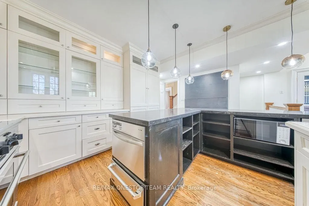 Photo 13 of 30 Heathdale Road, Toronto, Humewood-Cedarvale — HOMEH