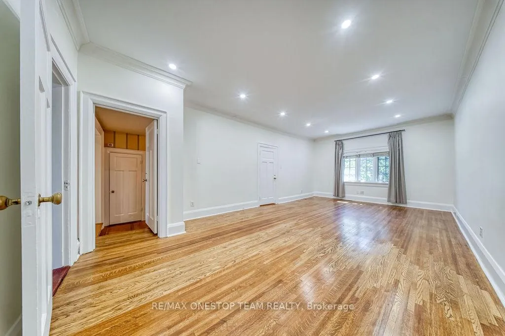 Photo 20 of 30 Heathdale Road, Toronto, Humewood-Cedarvale — HOMEH