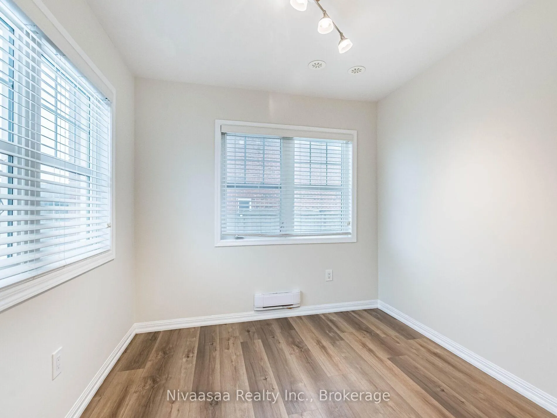 Photo 10 of 18 Betterton Crescent, Brampton, Northwest Brampton — HOMEH