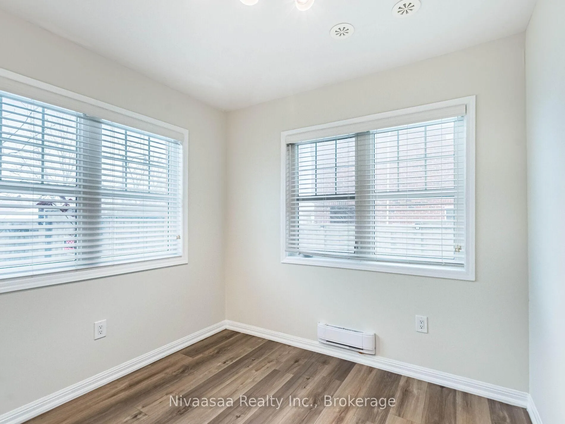 Photo 11 of 18 Betterton Crescent, Brampton, Northwest Brampton — HOMEH
