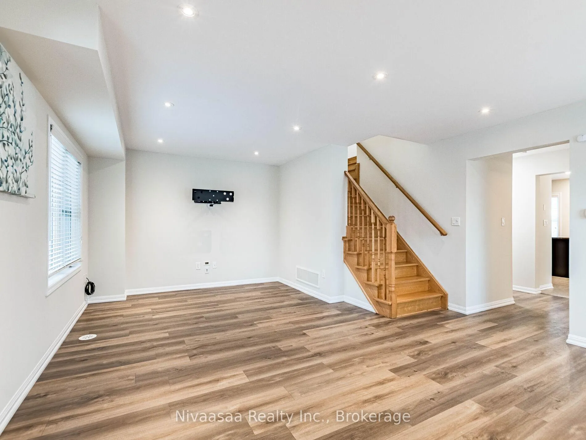Photo 15 of 18 Betterton Crescent, Brampton, Northwest Brampton — HOMEH