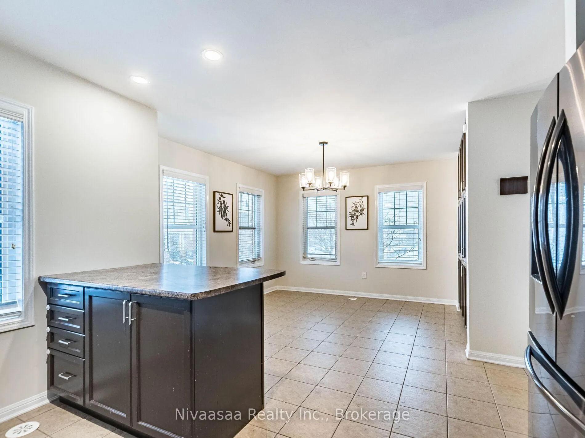 Photo 22 of 18 Betterton Crescent, Brampton, Northwest Brampton — HOMEH