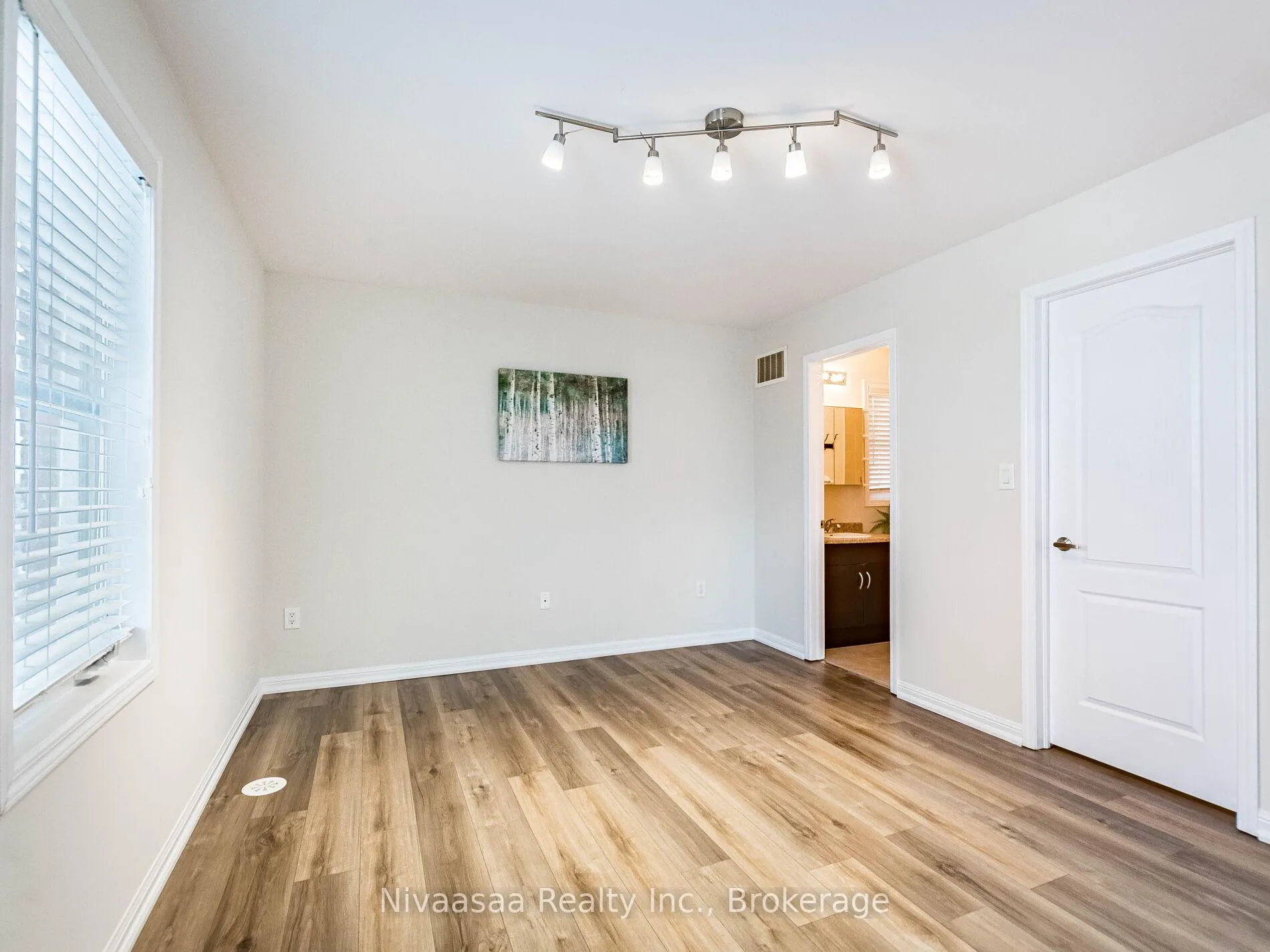 Photo 28 of 18 Betterton Crescent, Brampton, Northwest Brampton — HOMEH