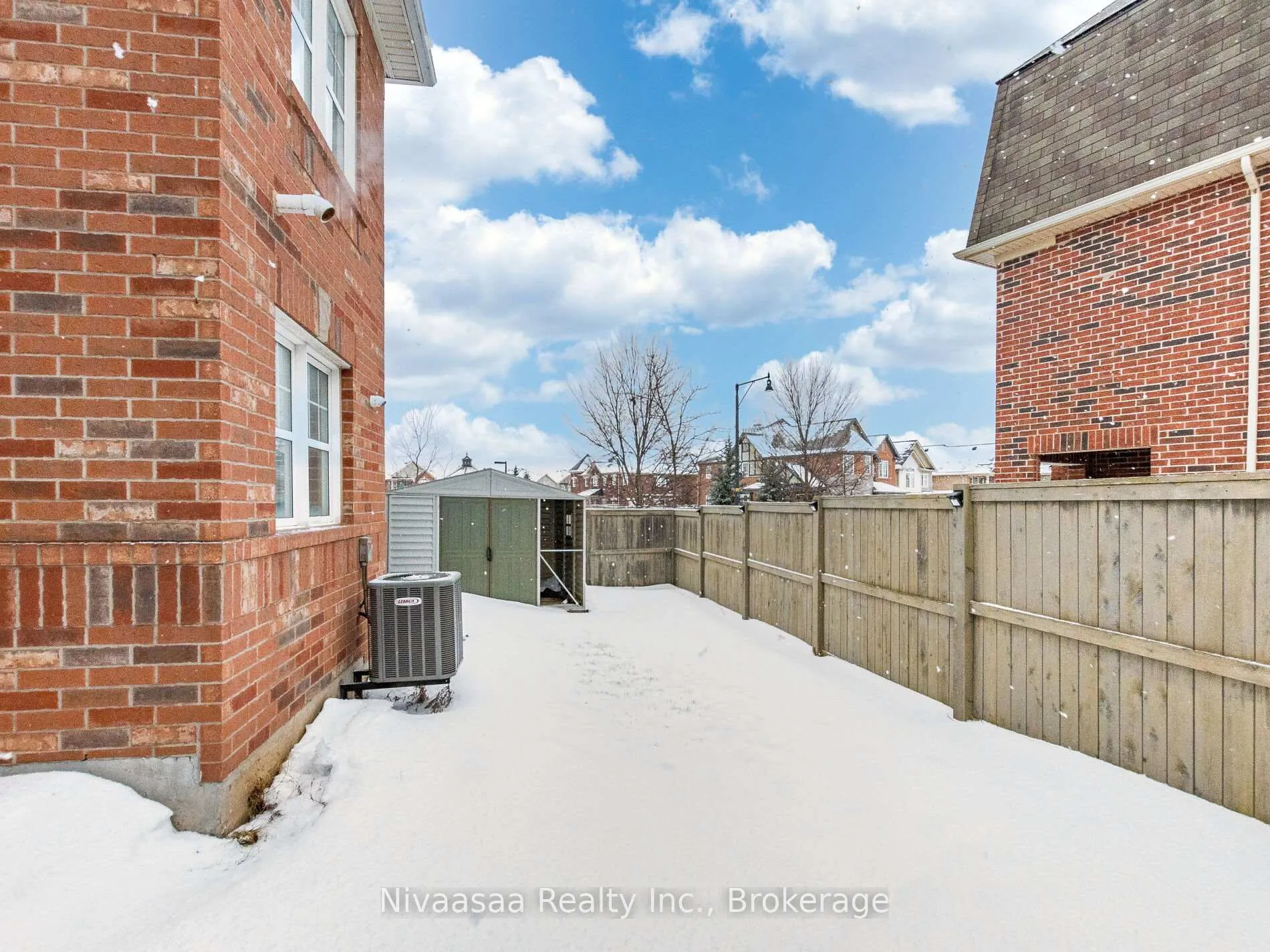 Photo 39 of 18 Betterton Crescent, Brampton, Northwest Brampton — HOMEH