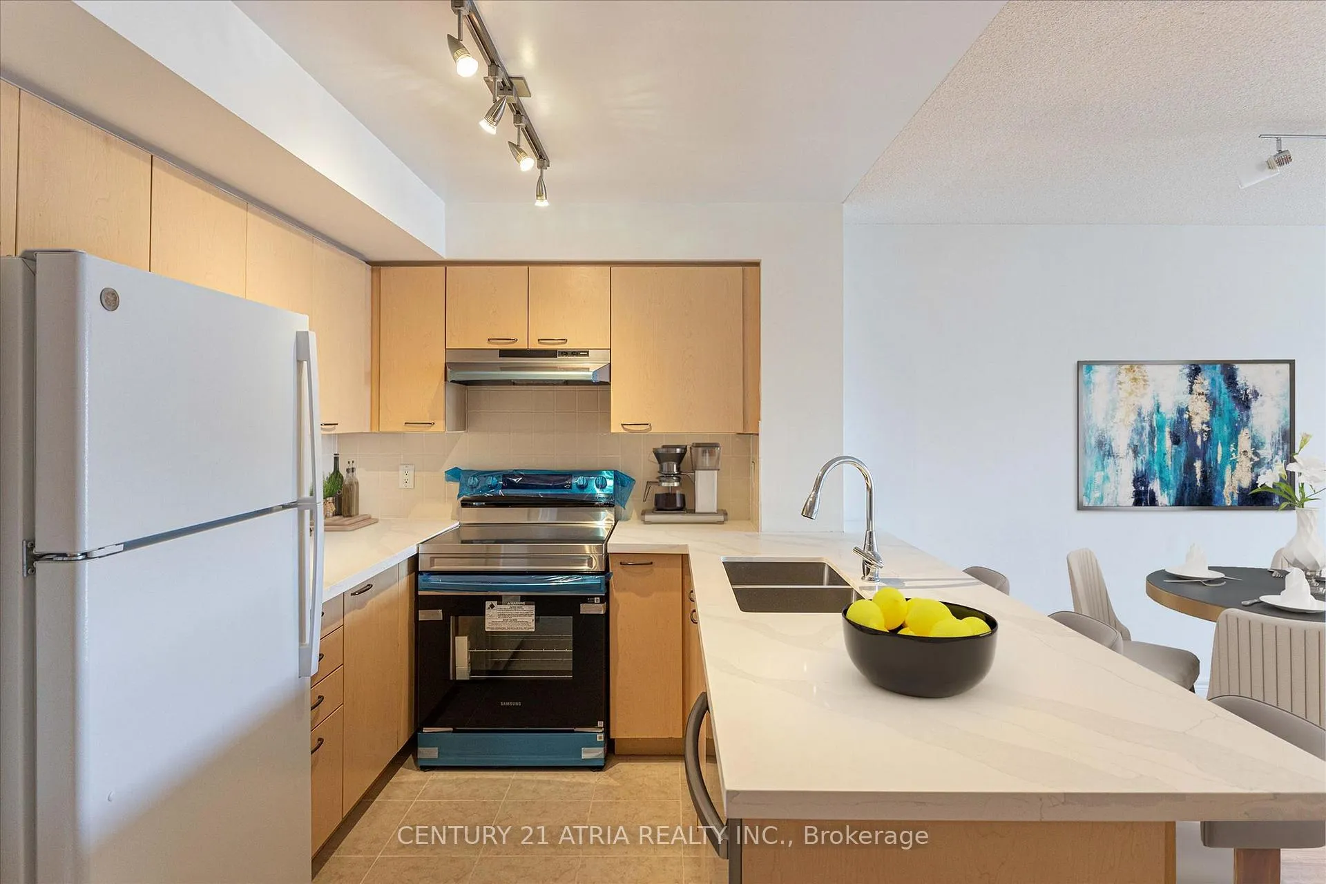 Photo 5 of Unit 622, 48 Suncrest Boulevard, Markham, Commerce Valley — HOMEH