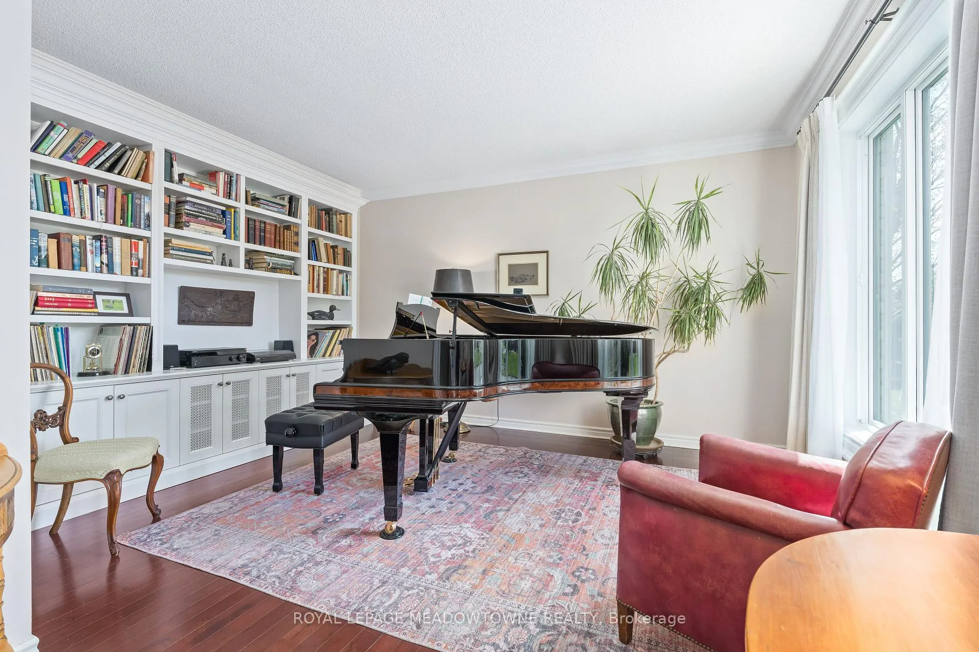 Photo 8 of 16 Oak Ridge Drive, Halton Hills, Glen Williams — HOMEH