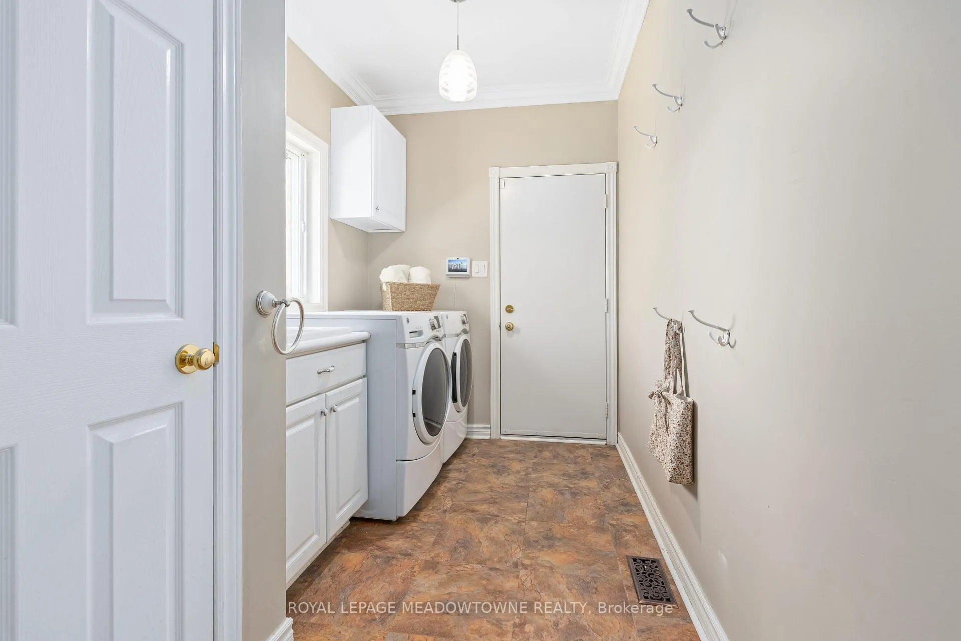 Photo 25 of 16 Oak Ridge Drive, Halton Hills, Glen Williams — HOMEH