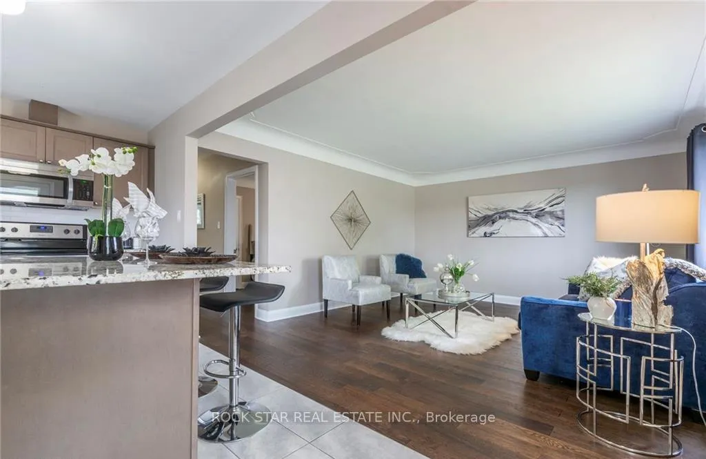 Photo 3 of 292 South Bend Road E, Hamilton, Hill Park — HOMEH