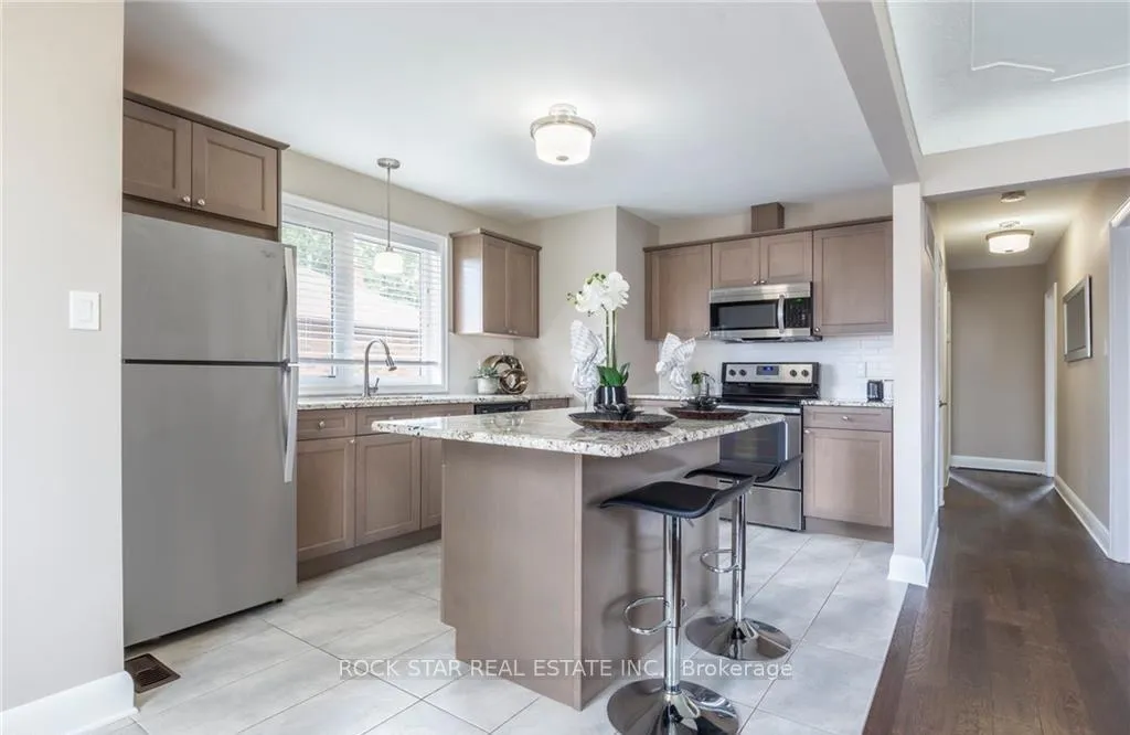 Photo 8 of 292 South Bend Road E, Hamilton, Hill Park — HOMEH