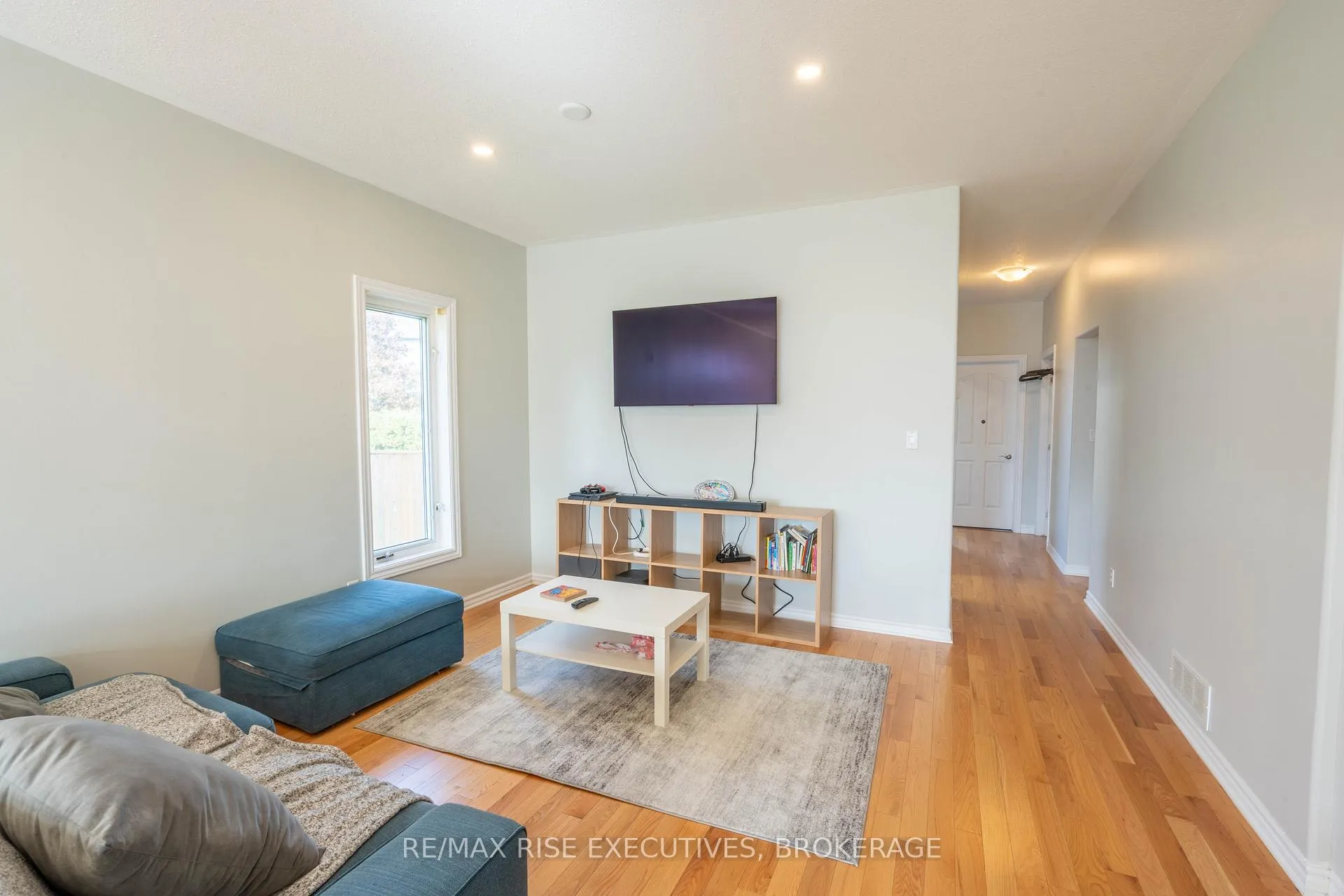 Photo 4 of 105 Aaron Place, Loyalist, Amherstview — HOMEH