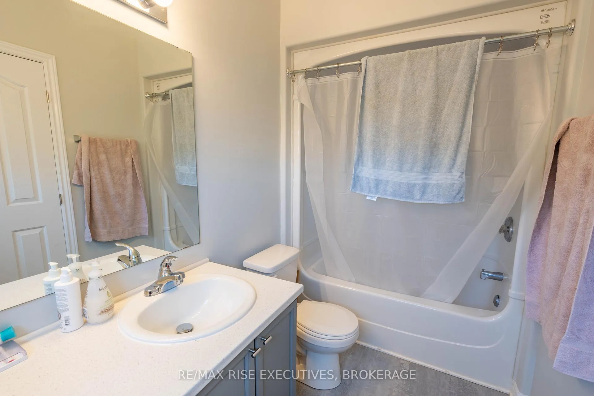 Photo 11 of 105 Aaron Place, Loyalist, Amherstview — HOMEH
