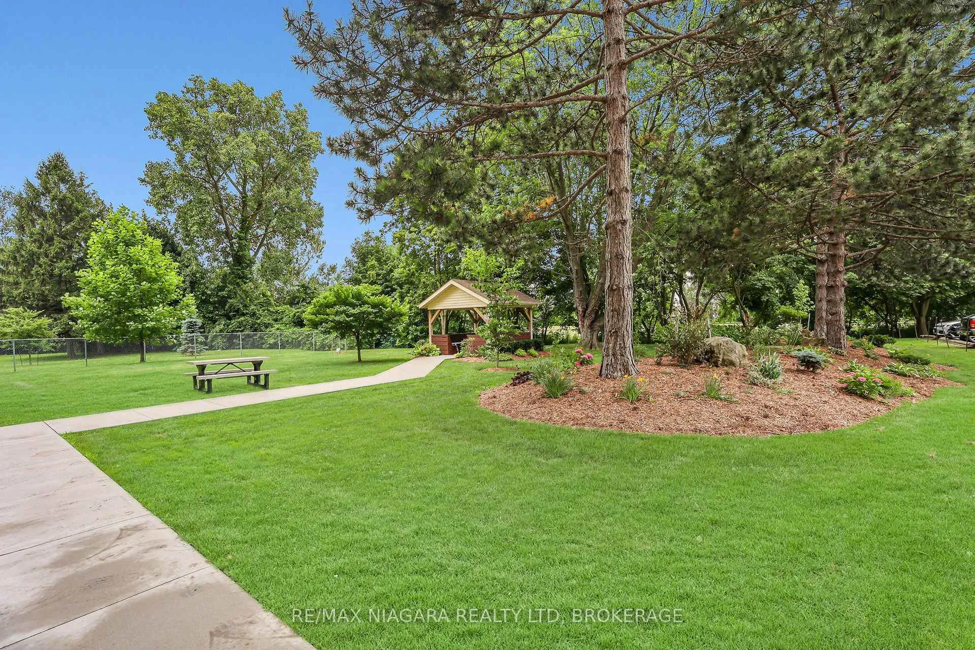 Photo 2 of Unit 1003, 365 Geneva Street, St. Catharines, Fairview — HOMEH