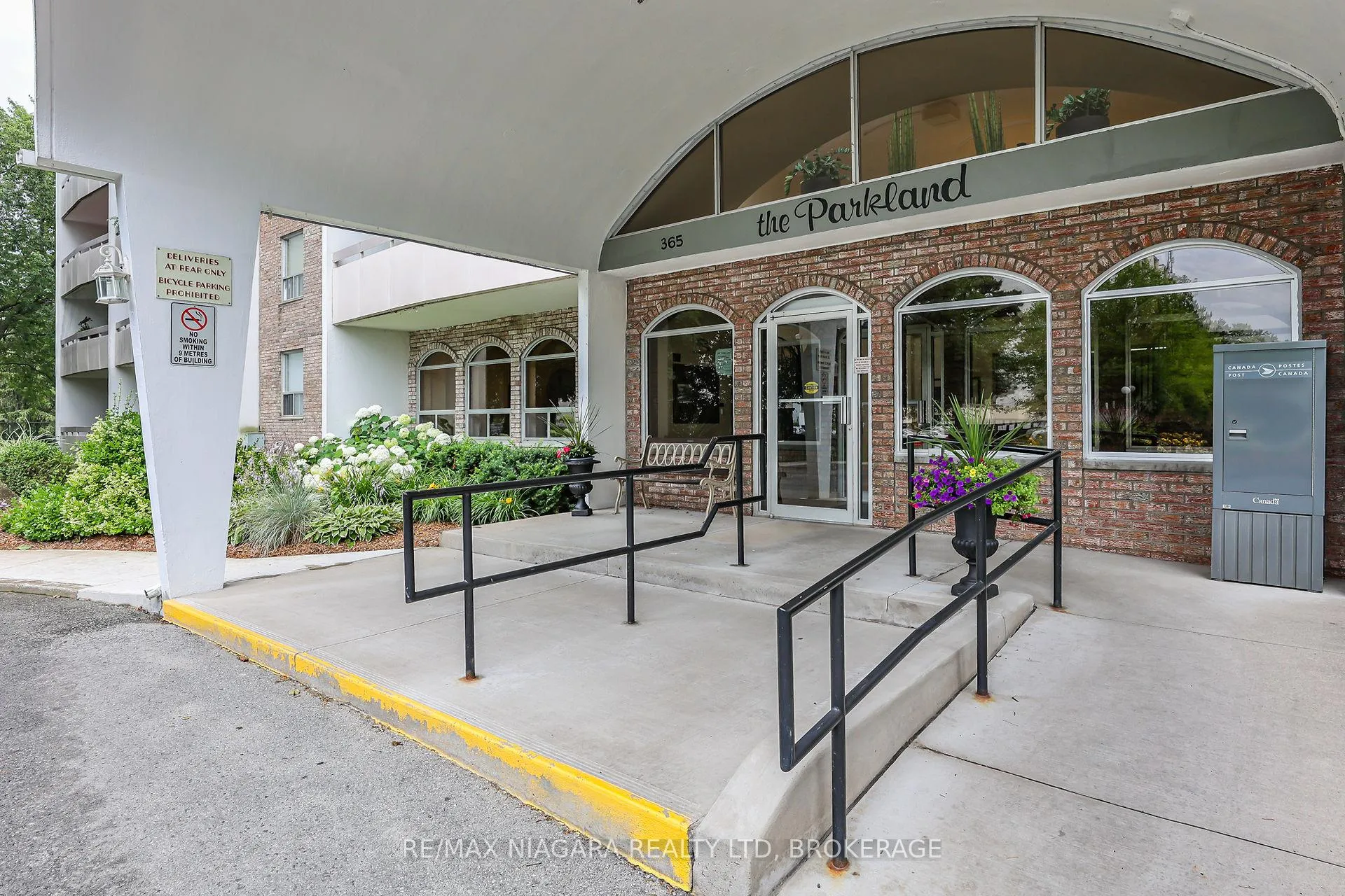 Photo 3 of Unit 1003, 365 Geneva Street, St. Catharines, Fairview — HOMEH