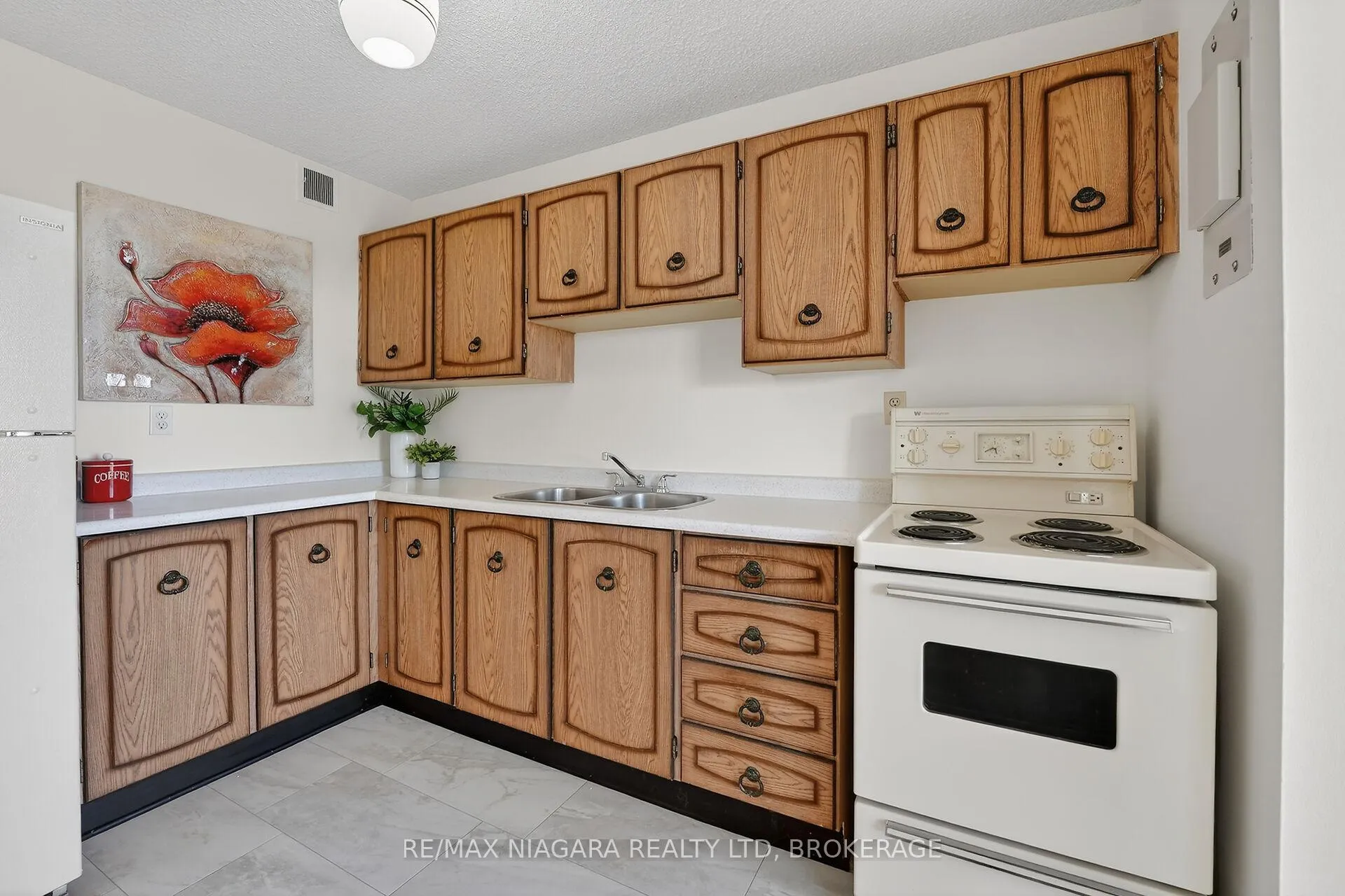 Photo 17 of Unit 1003, 365 Geneva Street, St. Catharines, Fairview — HOMEH