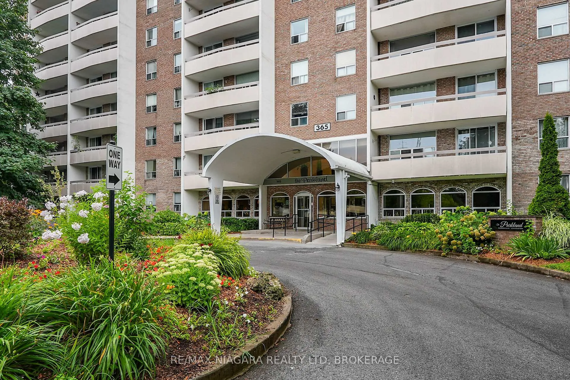 Photo 37 of Unit 1003, 365 Geneva Street, St. Catharines, Fairview — HOMEH