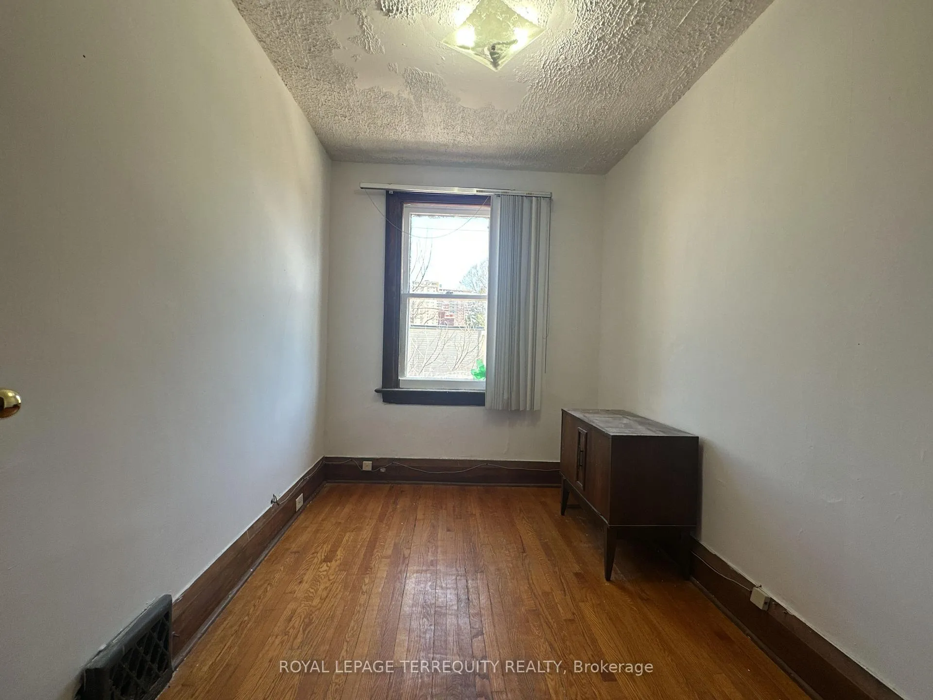 Photo 7 of 80 Eldon Avenue, Toronto, Crescent Town — HOMEH