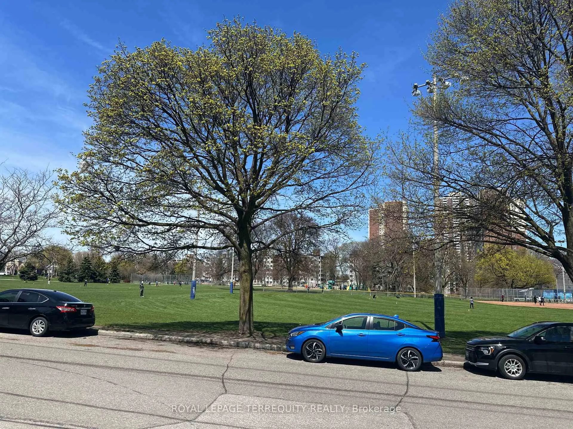 Photo 16 of 80 Eldon Avenue, Toronto, Crescent Town — HOMEH