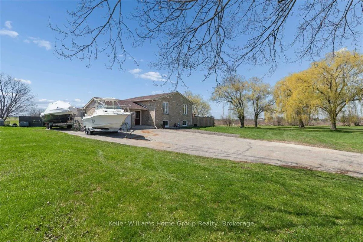 Photo 2 of 1211 Old 8 Highway, Hamilton, Rural Flamborough — HOMEH