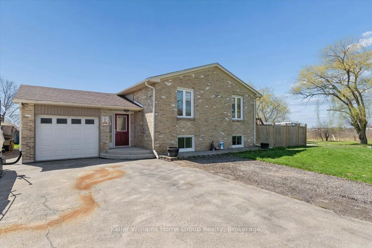 Photo 4 of 1211 Old 8 Highway, Hamilton, Rural Flamborough — HOMEH