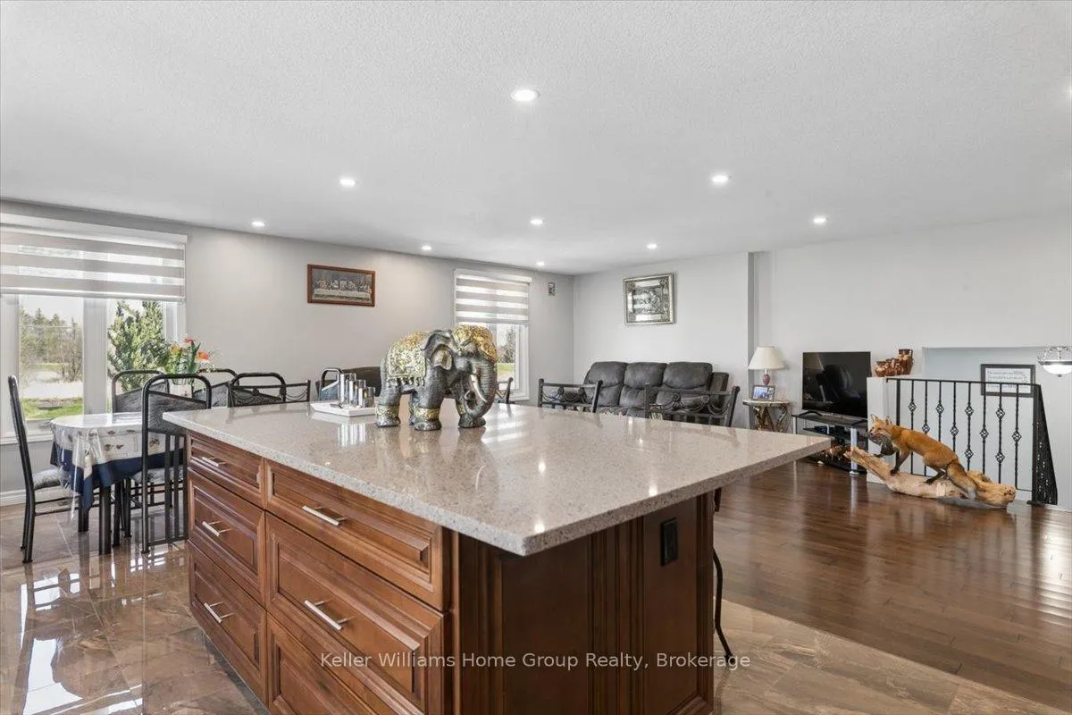 Photo 19 of 1211 Old 8 Highway, Hamilton, Rural Flamborough — HOMEH