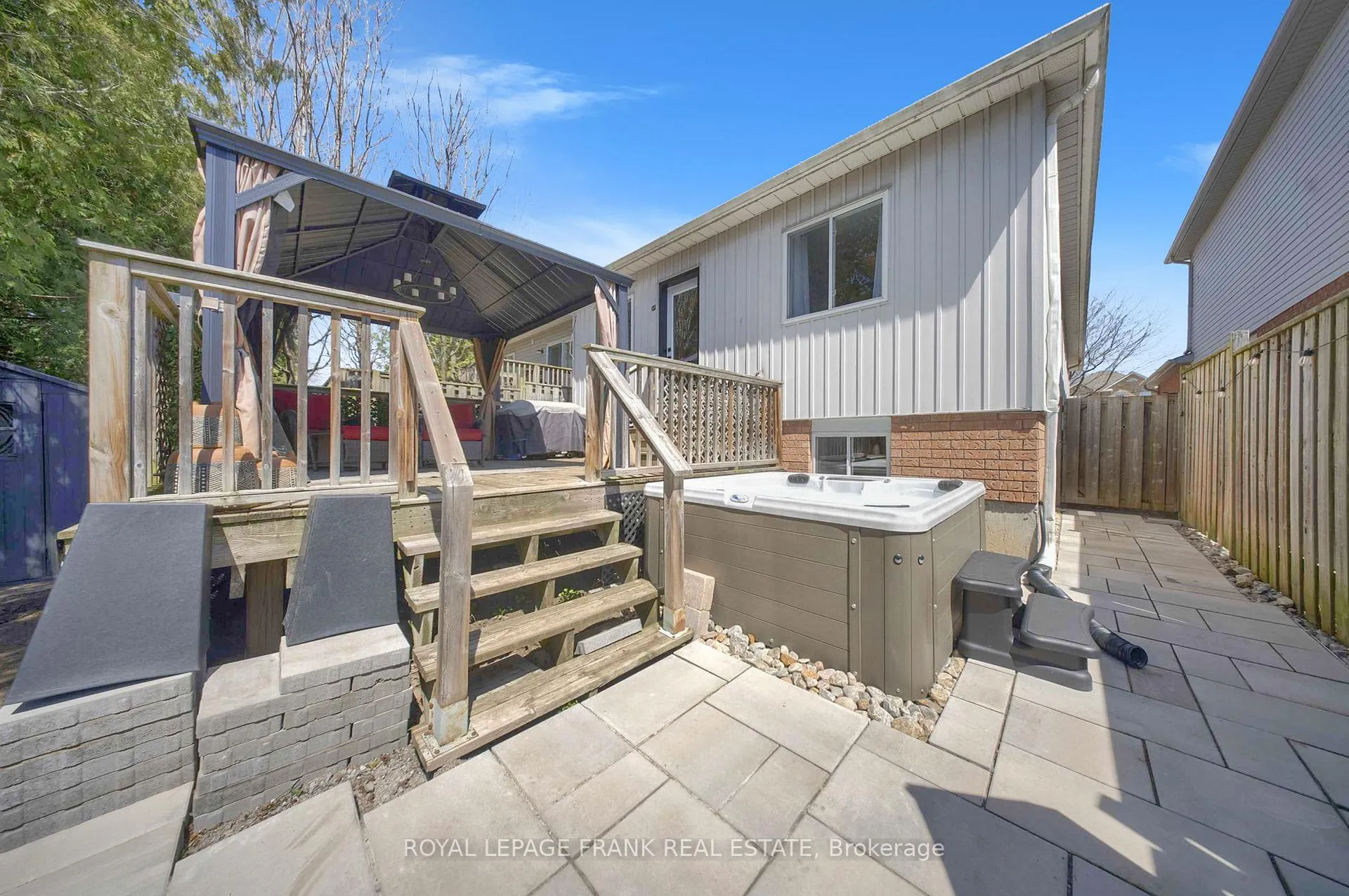 Photo 32 of 78 Cecil Found Crescent, Clarington, Courtice — HOMEH