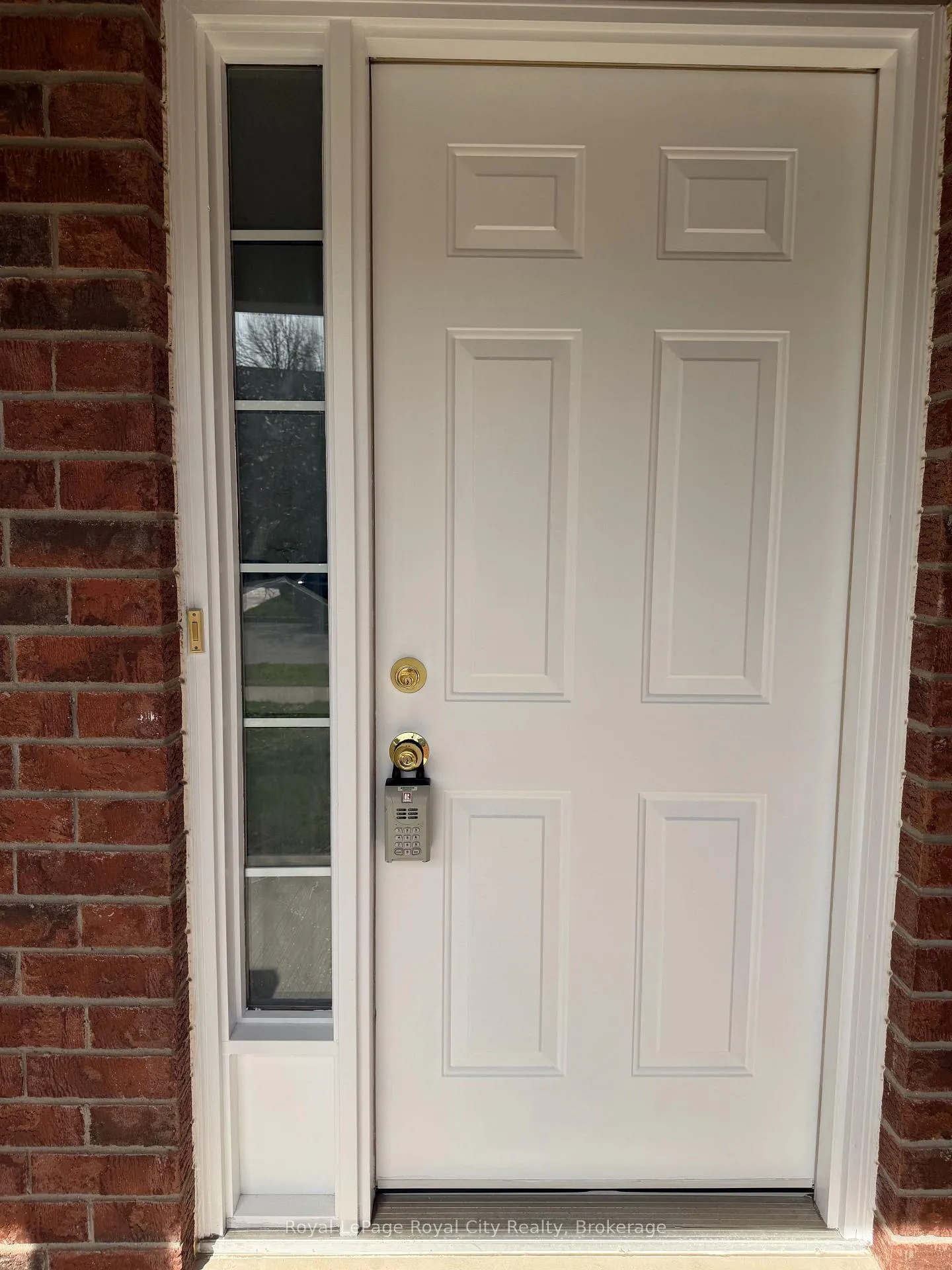 Photo 3 of 48 Eugene Drive, Guelph, Pineridge/Westminster Woods — HOMEH