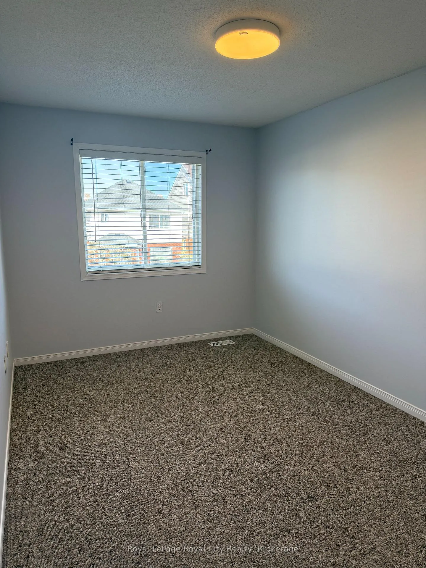 Photo 15 of 48 Eugene Drive, Guelph, Pineridge/Westminster Woods — HOMEH