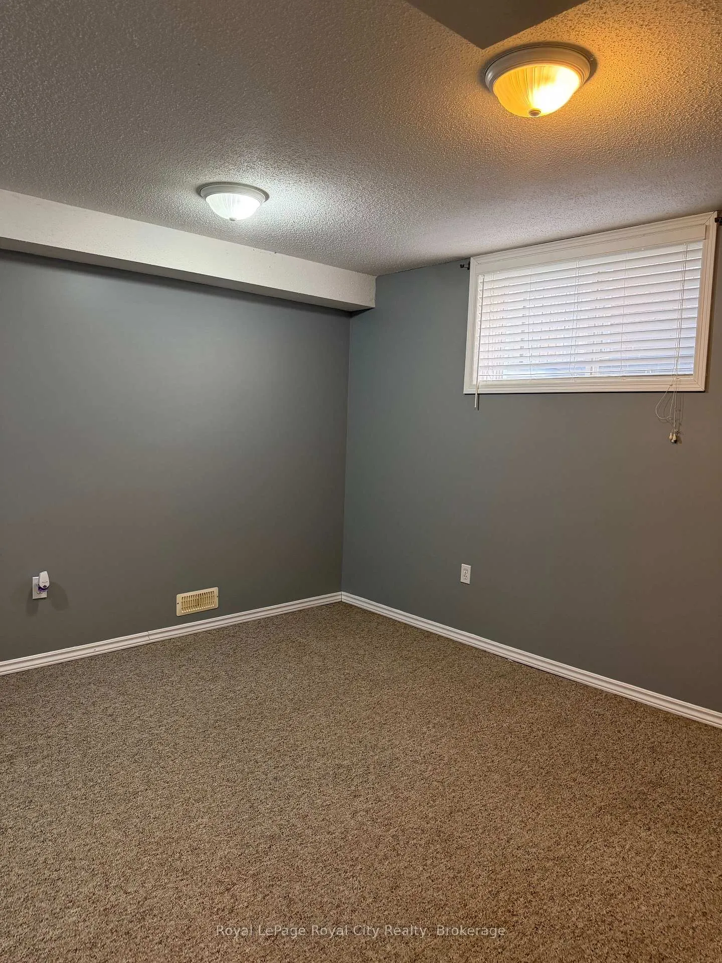 Photo 19 of 48 Eugene Drive, Guelph, Pineridge/Westminster Woods — HOMEH