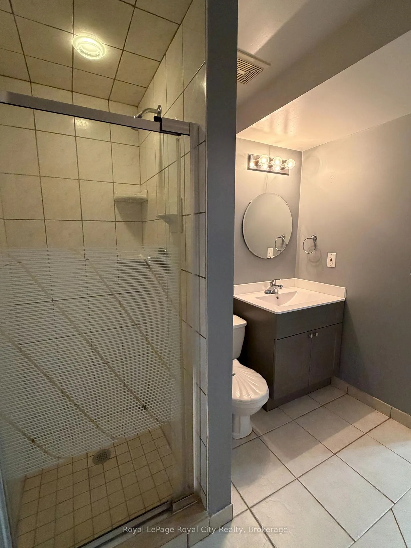 Photo 23 of 48 Eugene Drive, Guelph, Pineridge/Westminster Woods — HOMEH