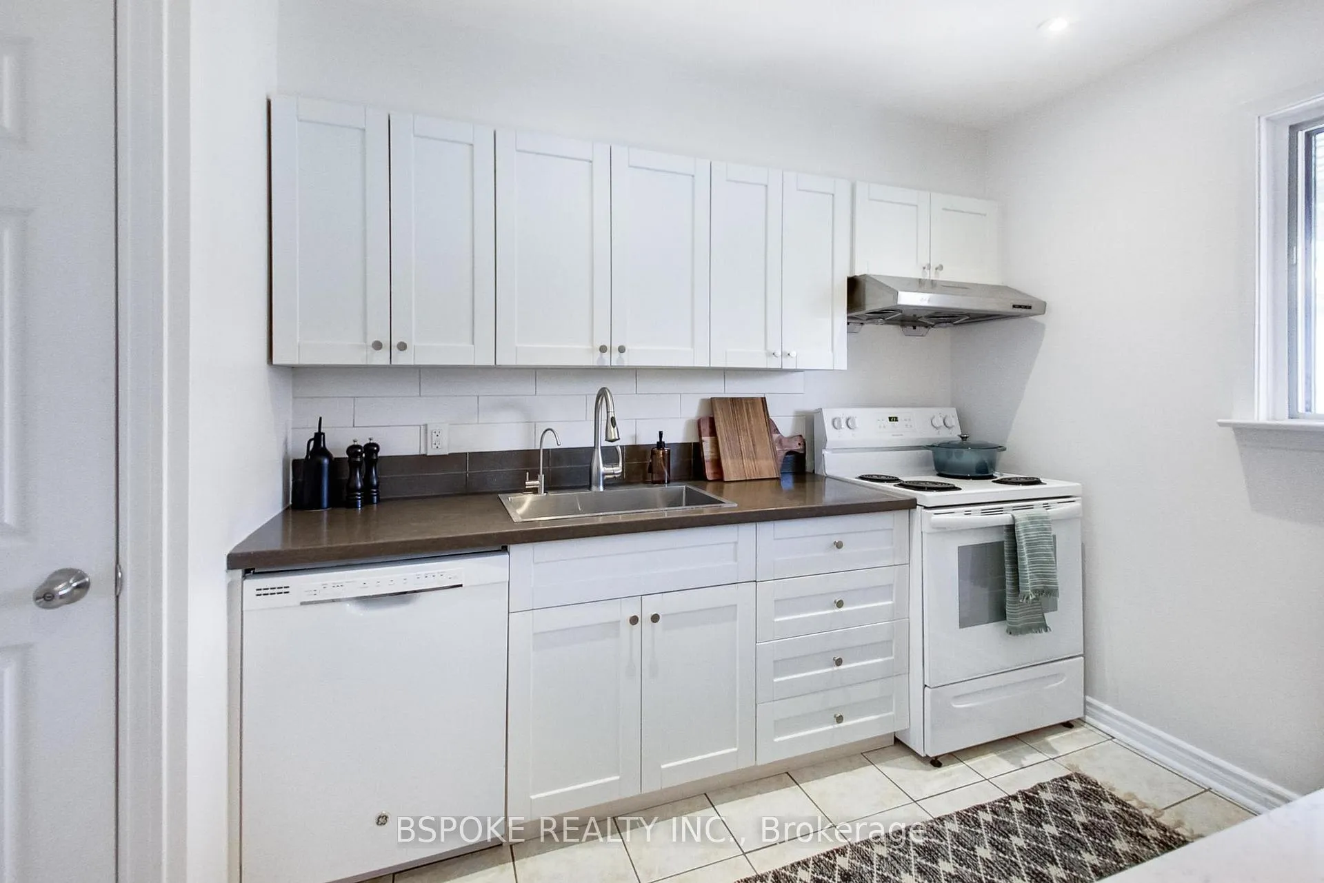 Photo 11 of 317 Boon Avenue N, Toronto, Caledonia-Fairbank — HOMEH