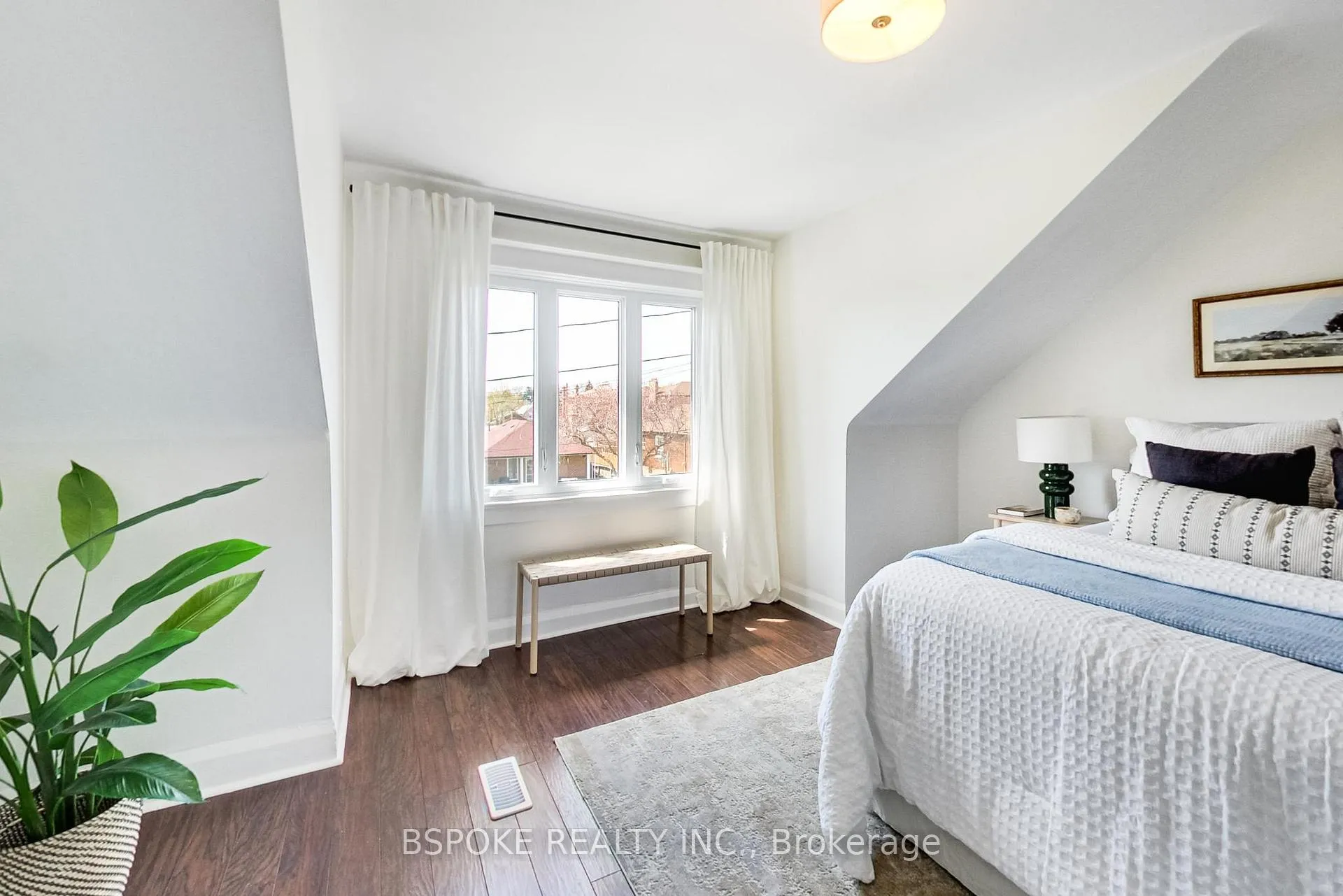 Photo 14 of 317 Boon Avenue N, Toronto, Caledonia-Fairbank — HOMEH