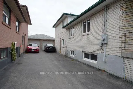Photo 2 of 73 Buckland Road, North York, Glenfield-Jane Heights — HOMEH