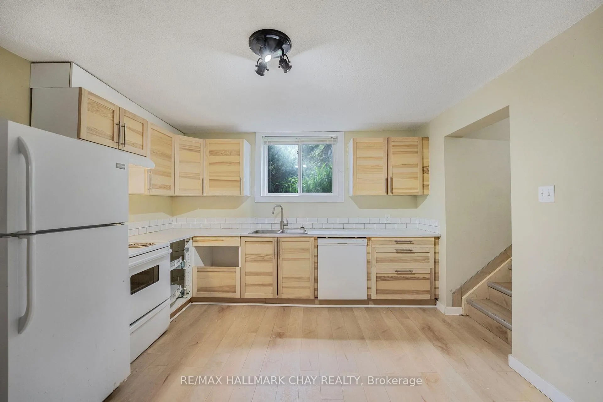 Photo 3 of Unit Lower, 66 Vents Beach Road, Tay, Victoria Harbour — HOMEH