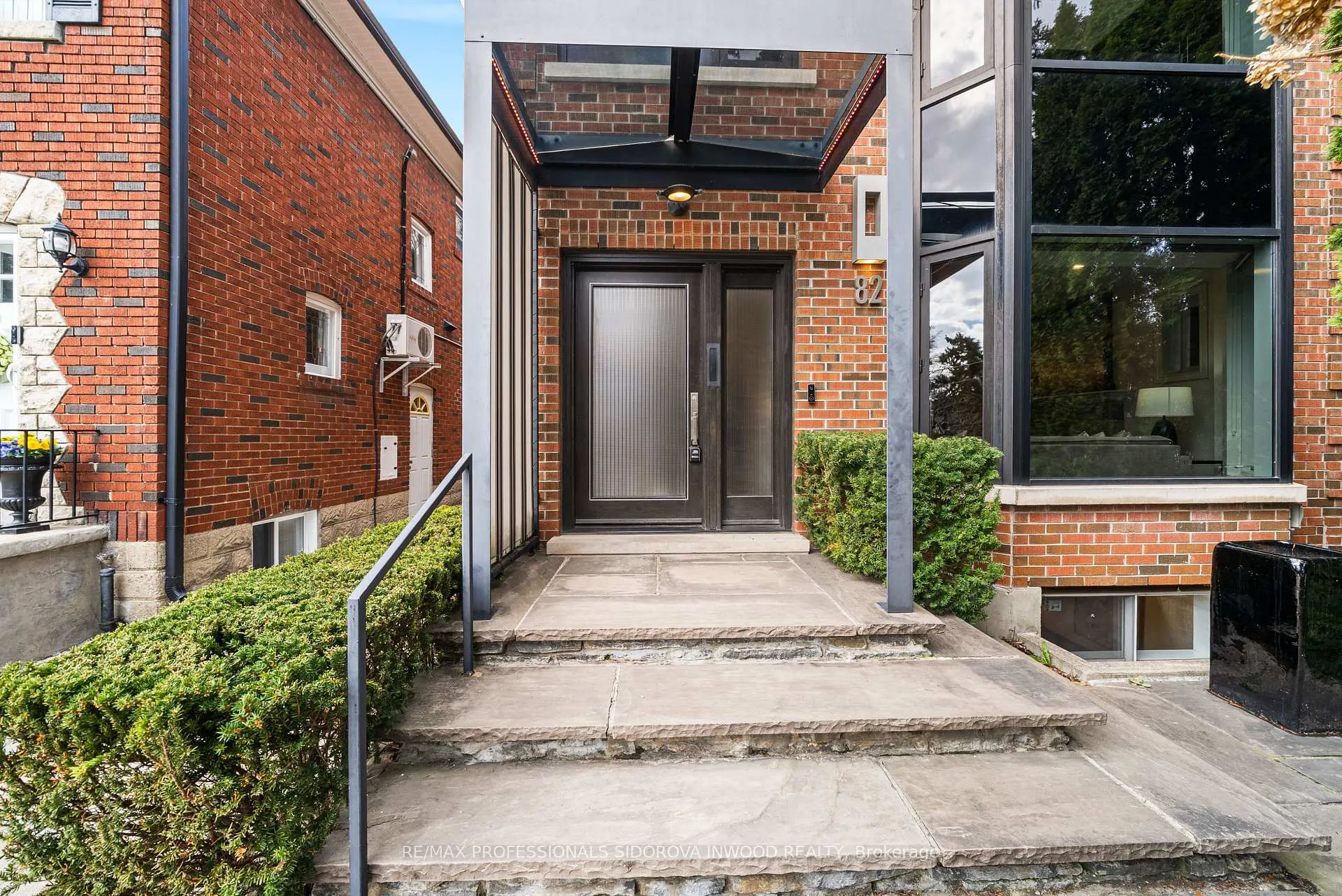 Photo 3 of 82 Mayfield Avenue, Toronto, High Park-Swansea — HOMEH