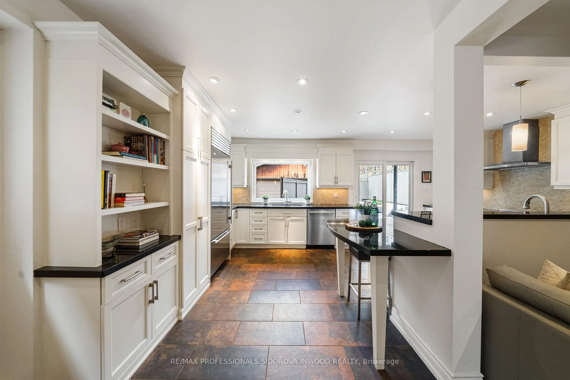 Photo 20 of 82 Mayfield Avenue, Toronto, High Park-Swansea — HOMEH