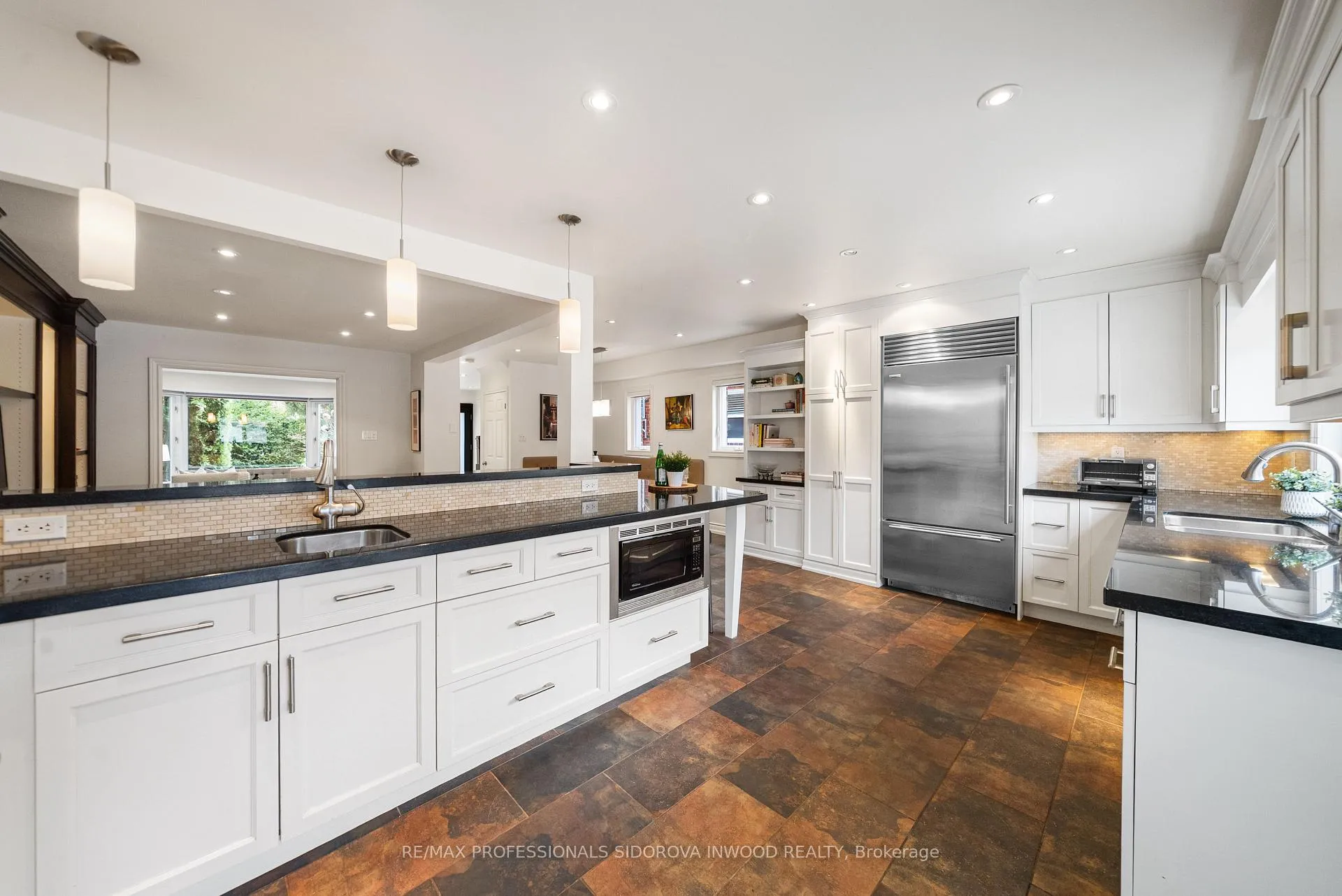 Photo 24 of 82 Mayfield Avenue, Toronto, High Park-Swansea — HOMEH