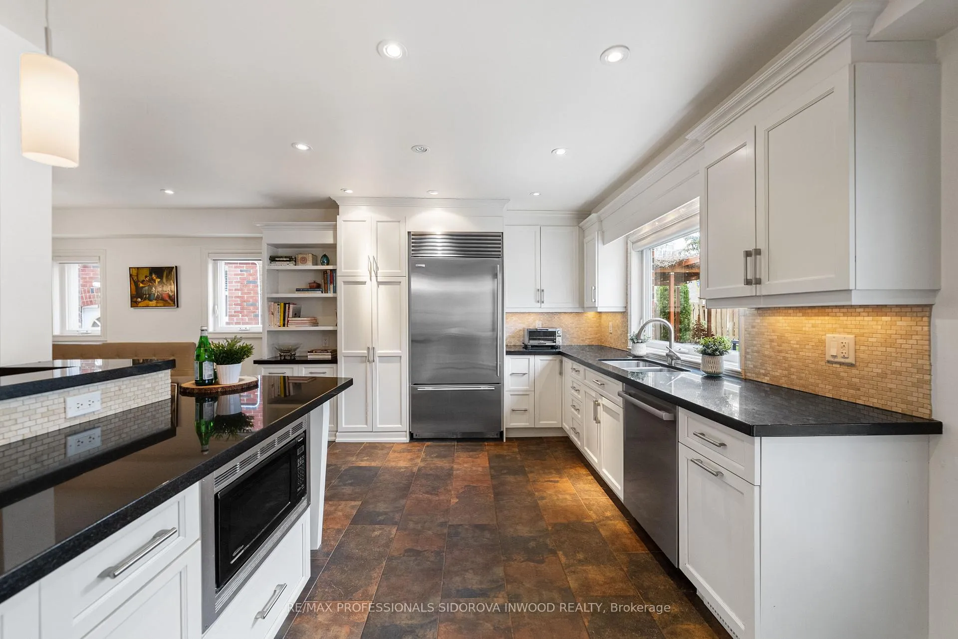 Photo 25 of 82 Mayfield Avenue, Toronto, High Park-Swansea — HOMEH