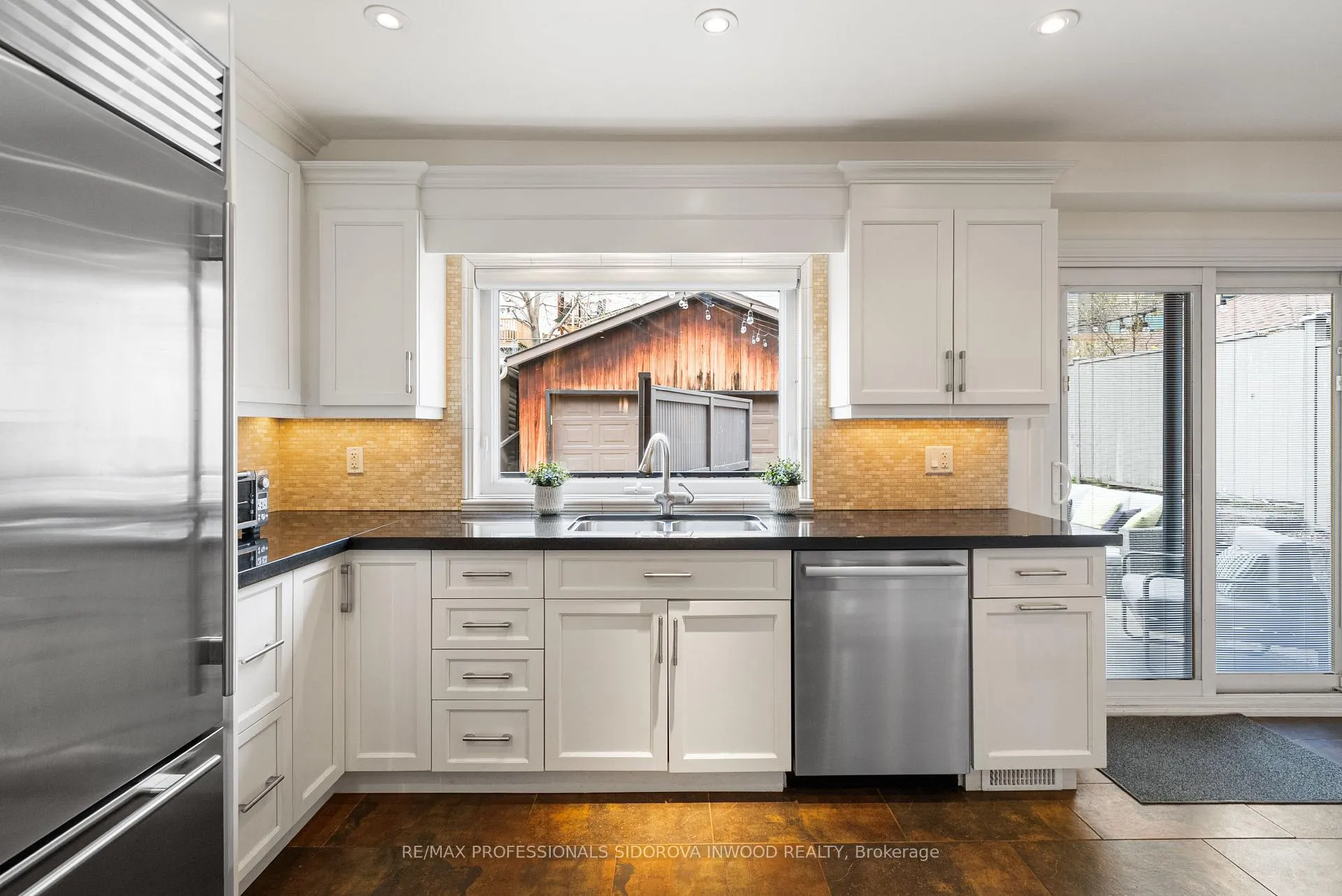 Photo 26 of 82 Mayfield Avenue, Toronto, High Park-Swansea — HOMEH
