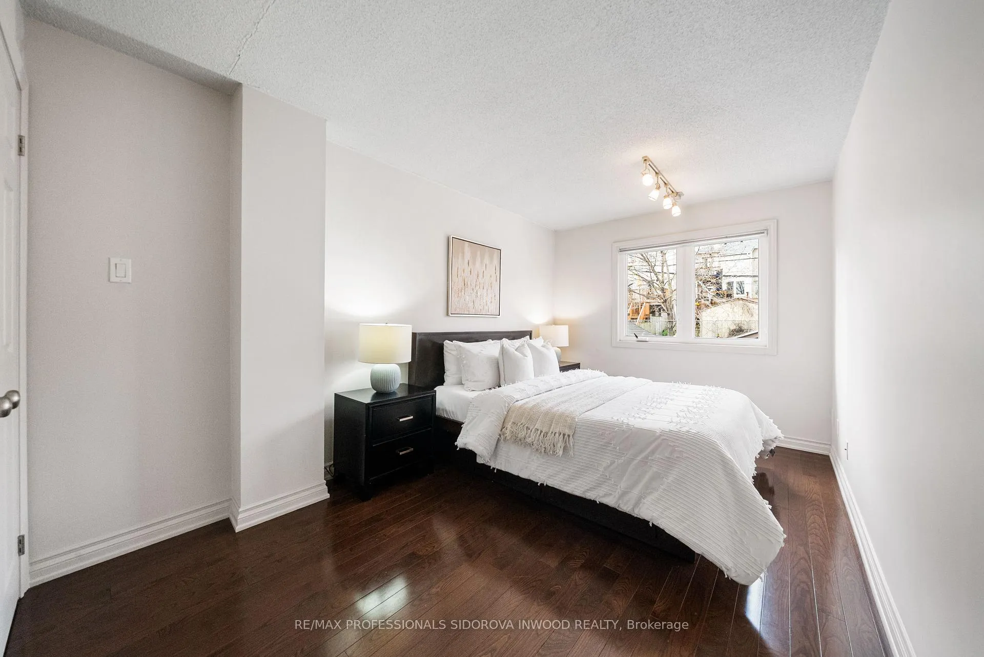 Photo 32 of 82 Mayfield Avenue, Toronto, High Park-Swansea — HOMEH