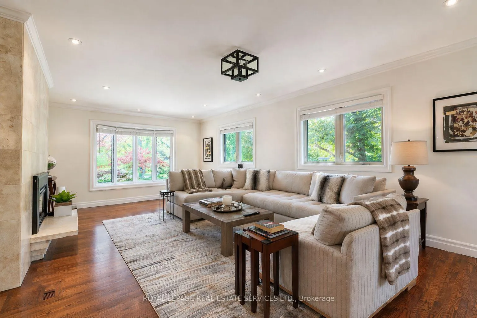 Photo 6 of 1327 Sedgewick Crescent, Oakville, Southwest — HOMEH