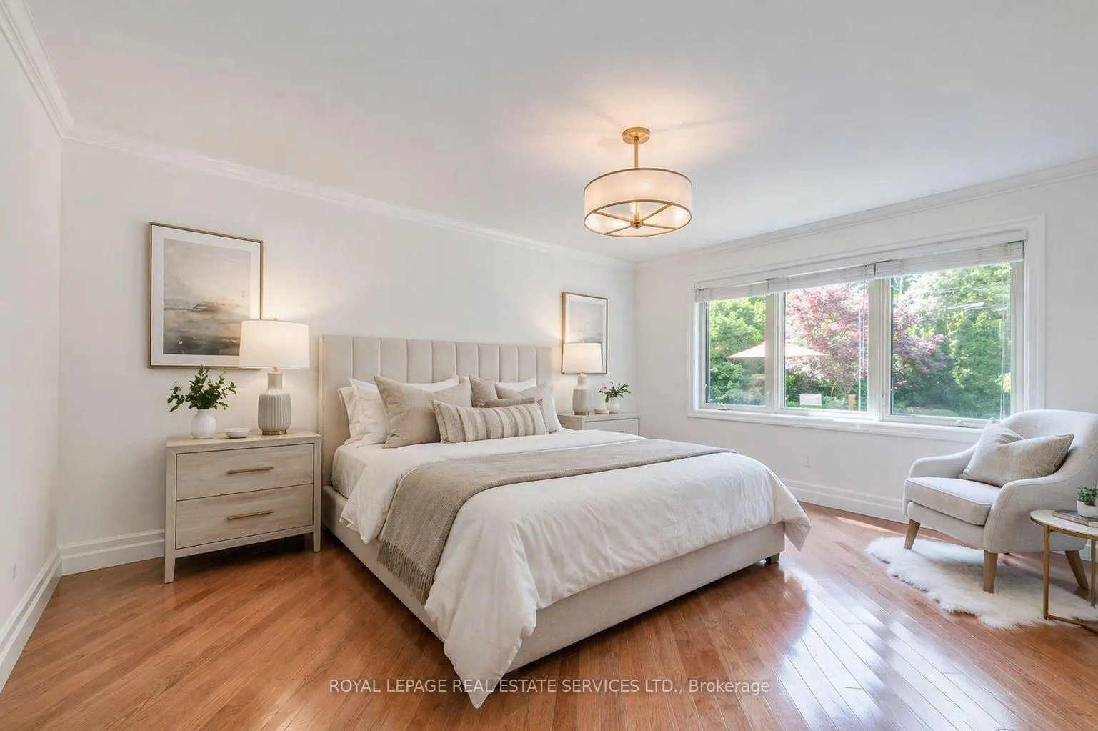 Photo 10 of 1327 Sedgewick Crescent, Oakville, Southwest — HOMEH