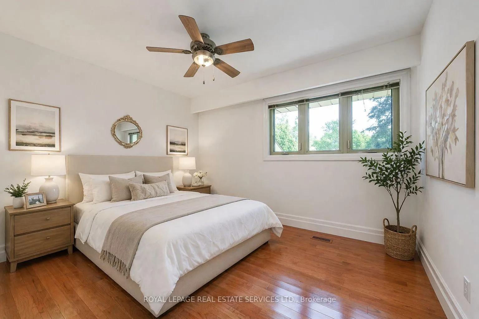 Photo 12 of 1327 Sedgewick Crescent, Oakville, Southwest — HOMEH
